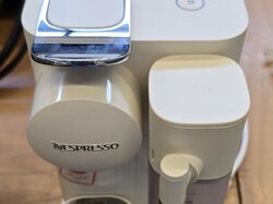 Kaffeemaschine__Nespresso__weiß.JPG