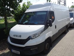 Iveco_Daily_Kastenwagen_Frontansicht.JPG