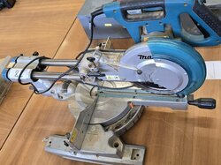Kapp-_u._Gehrungssäge__Makita__LS1018L.JPG