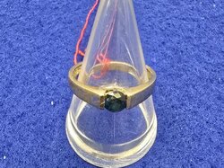  Ring_8_K_Weißgold__mit_blauem_Farbstein.JPG