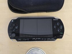 Sony__PSP__in_Hülle__m._Spiel__Fifa_09.JPG