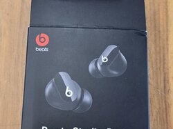 Beats__StudioBuds__in_OVP.JPG