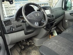 Mercedes__Sprinter_II_313_CDI__Innenraum.JPG