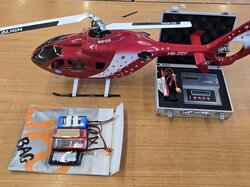 Pos._Modellhubschrauber__Algin_ec-135__4x_Akkus__Ladegerät.JPG