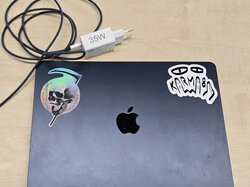 Apple__MacBook__A2681__dunkelblau__m._Ladekabel.JPG