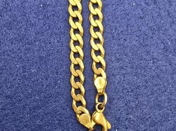  Halskette_mit_Anhänger_Halbkreis__beides_8_Karat_Gelbgold.JPG