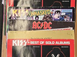 Pos._div._Schallplatten__43_Stk.__u.a._ACDC__Kiss__Deep_Purple.JPG