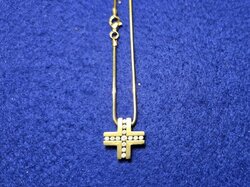  Halskette__14K_GG__m._Anh._Kreuz__9K_GG.JPG