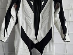 Motorrad-Lederkombi__Dainese__Gr._52.JPG