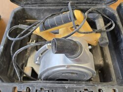 Mauernutfräse__Powerplus__X0650__in_Koffer.JPG