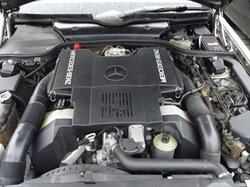  Mercedes-Benz__500SL__Motorraum.JPG