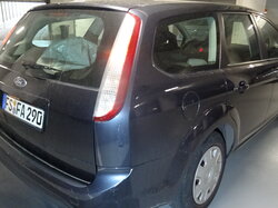 Ford_Focus_Turnier_Heck-_Seitenansicht.JPG