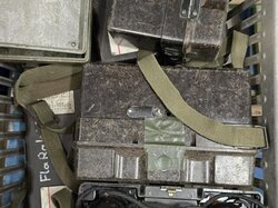  Behältnis_mit_Feldtelefonen.JPG