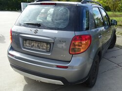  Suzuki__SX4__Heckansicht.JPG