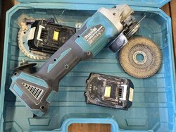 Winkelschleifer__Makita__m._Zub.__in_Koffer.JPG