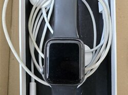  Apple_Watch__Series_5__m._Ladekabel.JPG