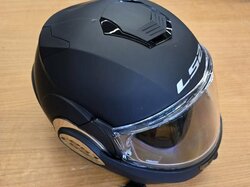  Motorrad-Helm__Valiant__LS2.JPG