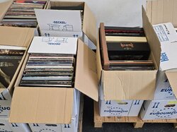  Pos._Schallplatten__große_Sammlung__Hard_Rock_u._Heavy_Metal__1980er_-_2000er__meist_hochpreisig__oft_m._Signatur__Zustand_VG_.JPG