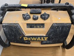 Baustellenradio__DeWalt__ohne_Akku.JPG