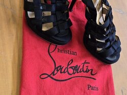 Paar_High_Heels__Louboutin__Gr._36_5__in_Beutel.JPG