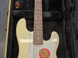  Bassgitarre__Fender__Precision_Bass__in_Koffer.JPG