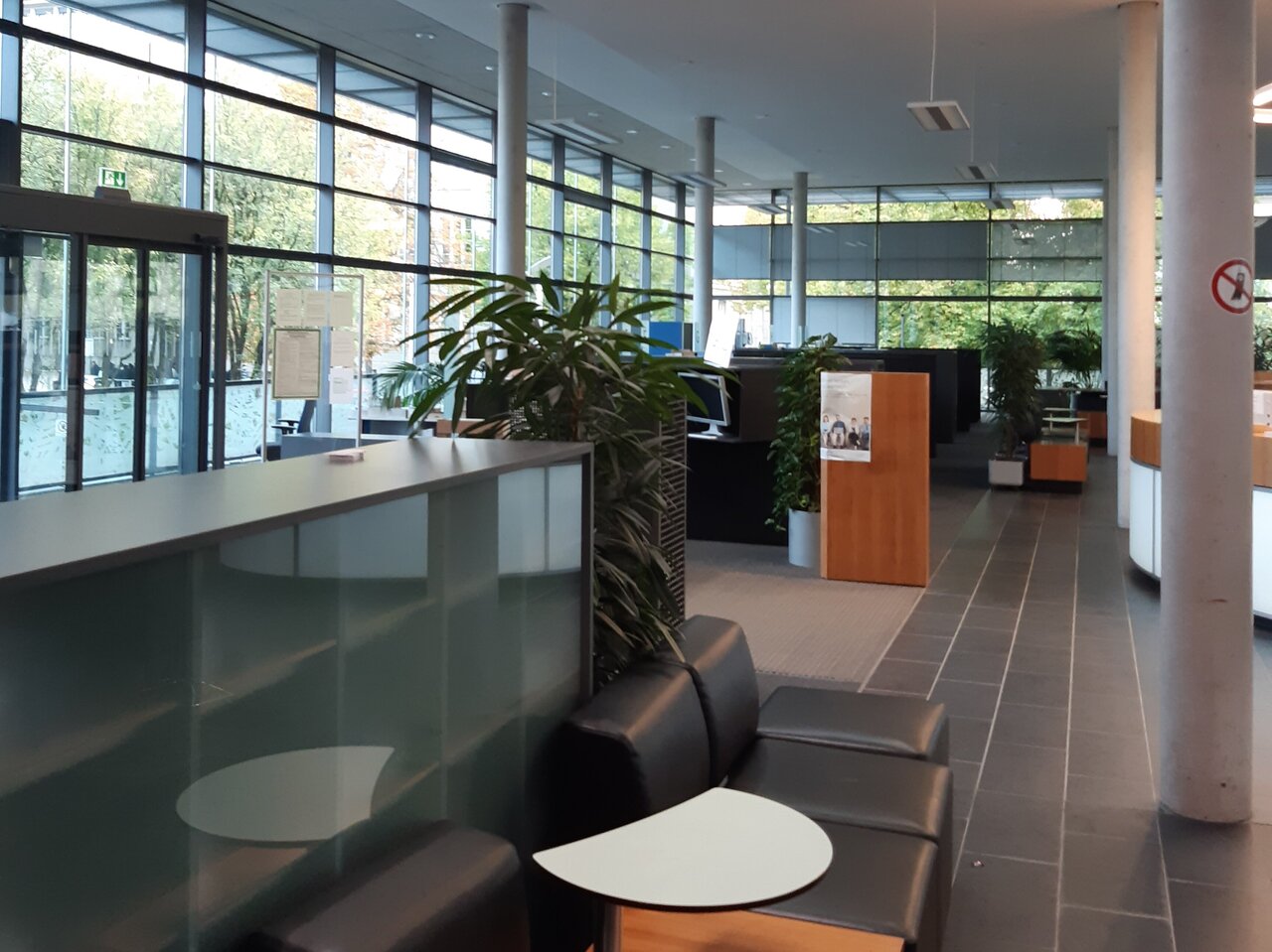 Blick ins Servicezentrum Deroystraße 12