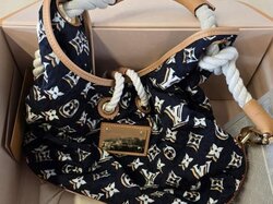  Damenhandtasche_Louis_Vuitton.JPG
