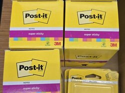 Notizzettel_m._Klebestreifen__Post-It.JPG