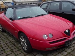 Alfa_Romeo_Spider_Frontansicht.JPG