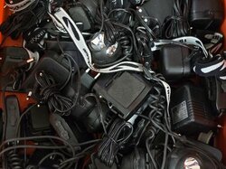  Behältnis_mit_Lampen_und_Netzteilen.JPG