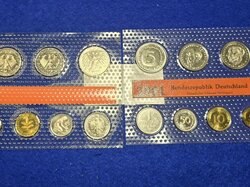 2x_Münzsets__Deutschland_1990__je_10_Münzen.JPG