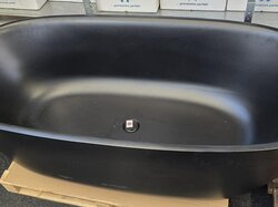 Badewanne__Kaldewei__schwarz__leichte_Transportspuren.JPG