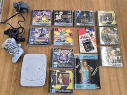 Playstation_1__m._Controller__Lösungsbüchern_u._10_Spielen.JPG