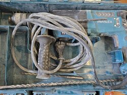 Bohrhammer__Makita__HR2630T__in_Koffer.JPG