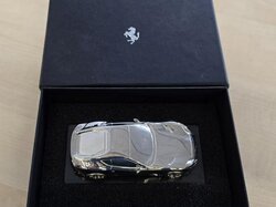 Modellauto__Ferrari_812_Superfast__silberf.__in_Box.JPG
