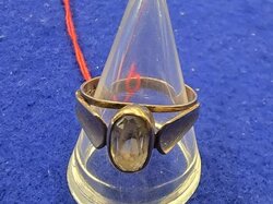  Ring_mit_Steinbesatz__8_K_Gelbgold.JPG