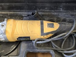 Winkelschleifer__Powerplus__POWX0618__in_Koffer.JPG