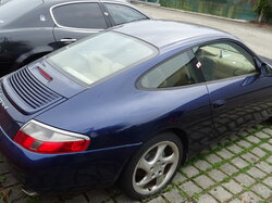 Porsche_911_Carrera_4__Heck-_Seitenansicht.JPG