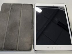 Tablet__Samsung__SM-T550__16_GB__in_Hülle.JPG