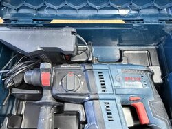  Werkzeugkoffer_Bosch_Hammer.JPG
